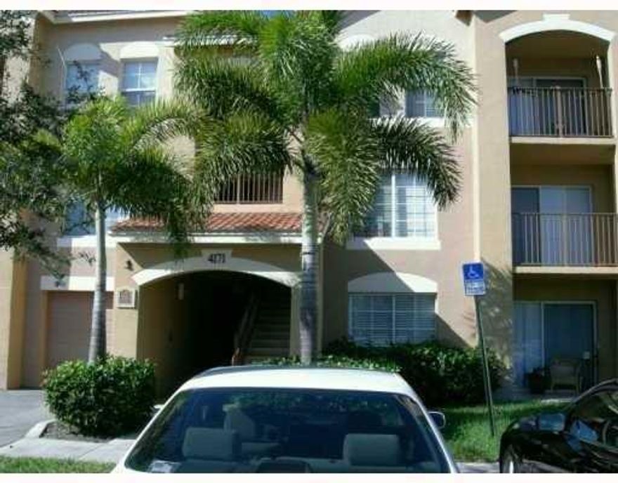 BEAUTIFUL 1BED/1BATH CONDO,WASHER & DRYER IN UNIT,LAKE VIEW,GREAT AMMENITIES!!GREAT LOCATION!CLOSE TO SHOPPING, SCHOOLS,10 MINUTES FROM CITY PLACE