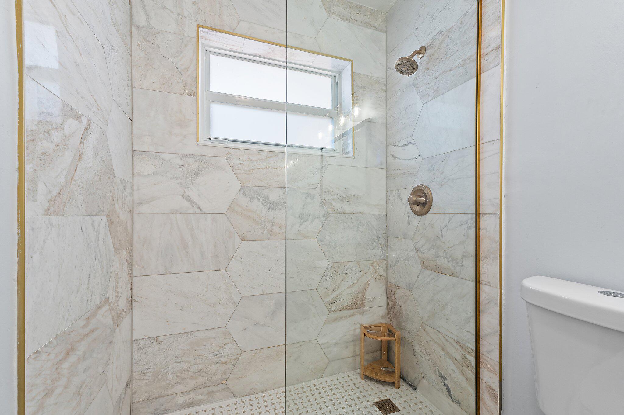 SOUTH LAKE CLARKE - Residential