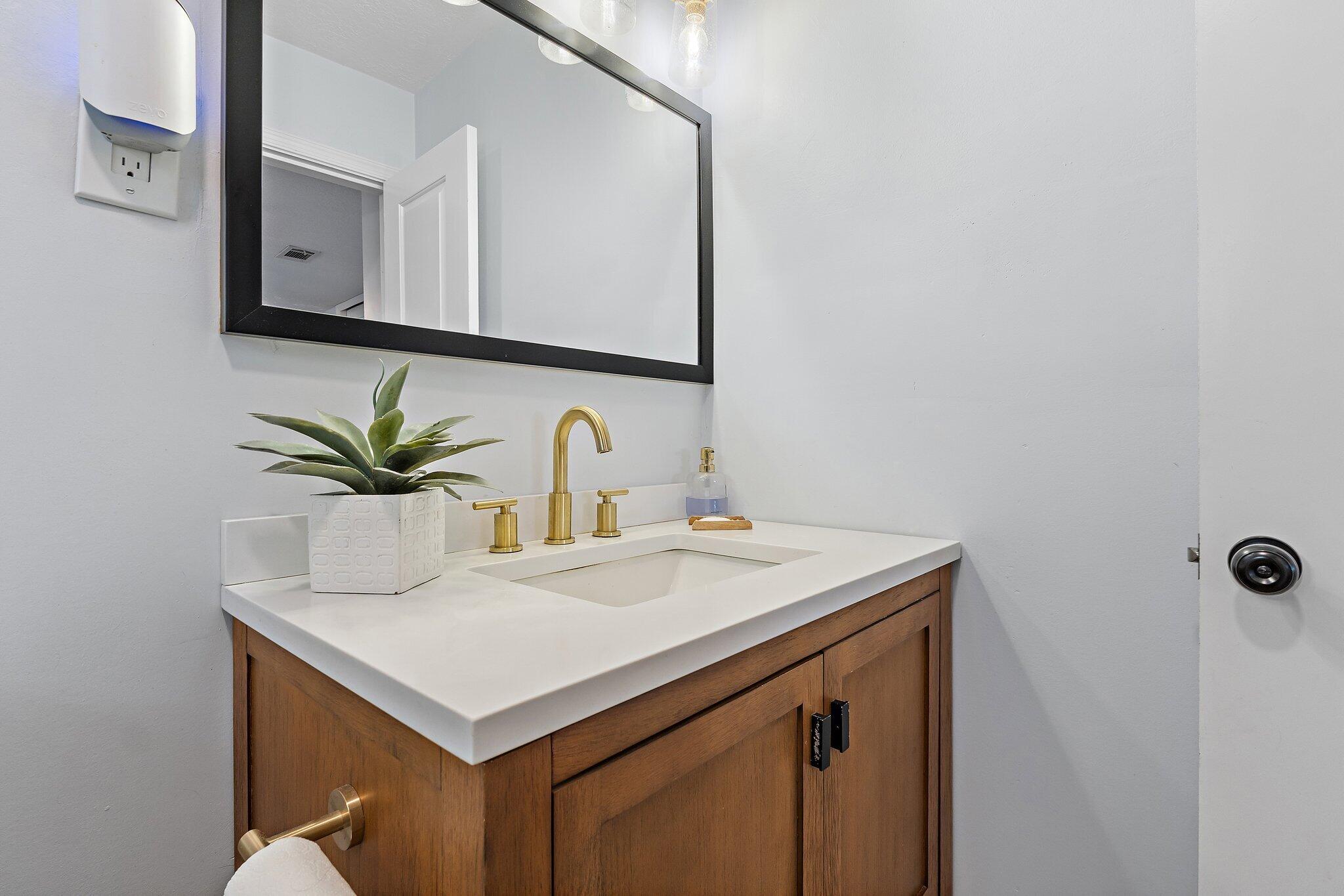 SOUTH LAKE CLARKE - Residential