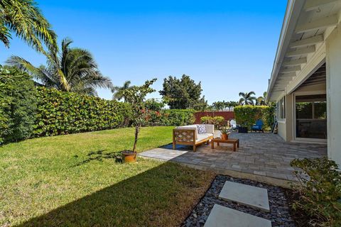 Tiny photo for 1401 N Lake Court, Lake Clarke Shores, FL 33406 (MLS # R11160933)