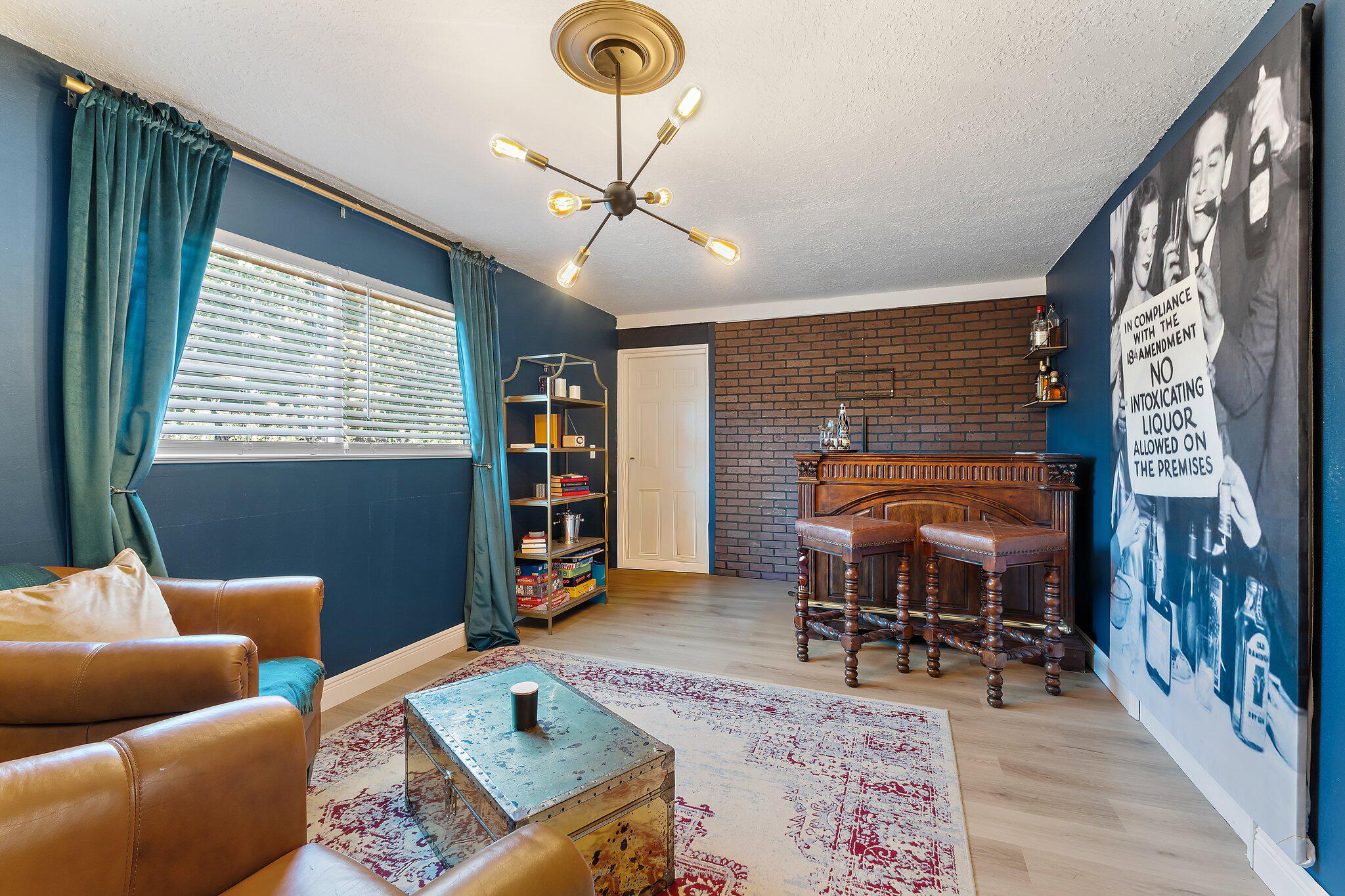 SOUTH LAKE CLARKE - Residential