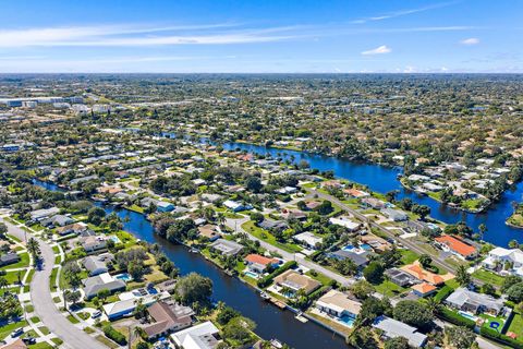 Tiny photo for 1401 N Lake Court, Lake Clarke Shores, FL 33406 (MLS # R11160933)