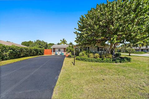 Tiny photo for 1401 N Lake Court, Lake Clarke Shores, FL 33406 (MLS # R11160933)