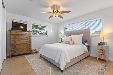 Tiny photo for 1401 N Lake Court, Lake Clarke Shores, FL 33406 (MLS # R11160933)