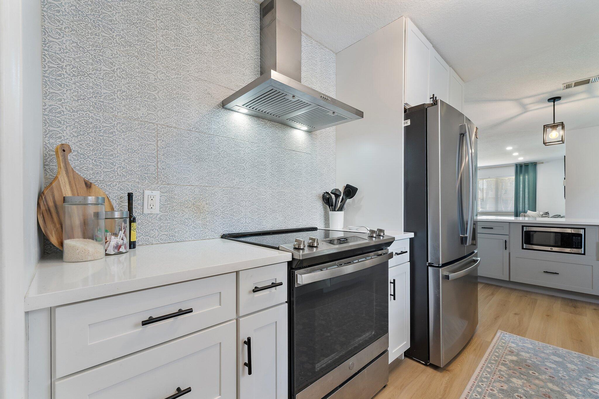 SOUTH LAKE CLARKE - Residential