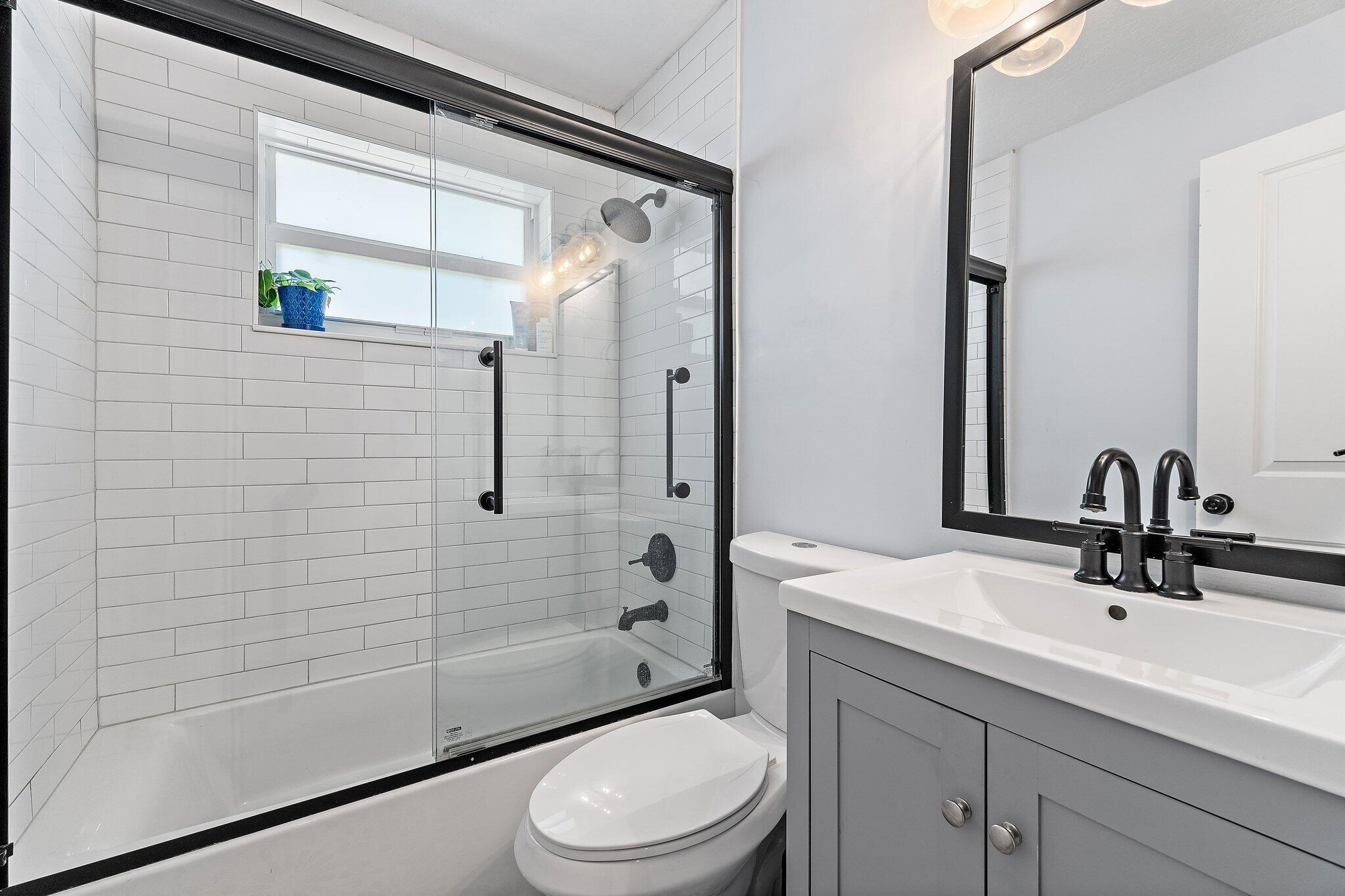 SOUTH LAKE CLARKE - Residential