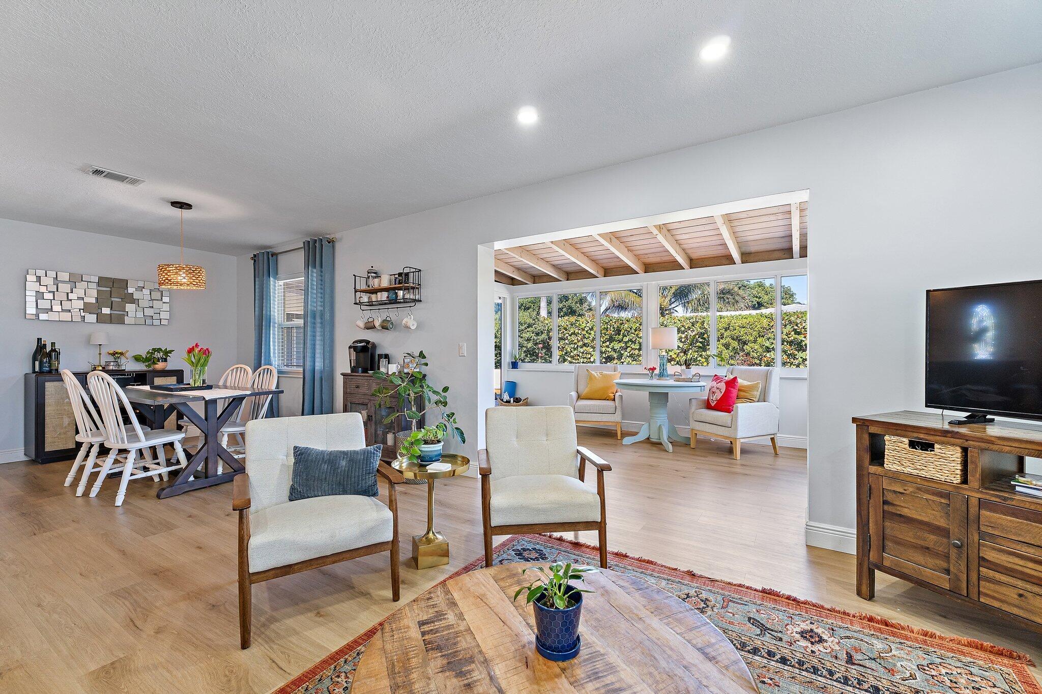 SOUTH LAKE CLARKE - Residential