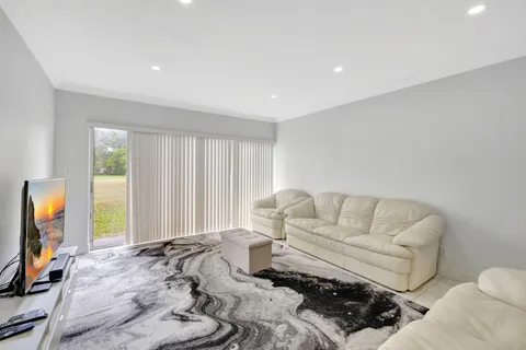 9933 NW 65th Ct Unit D15, Tamarac, FL MLS: F10497760