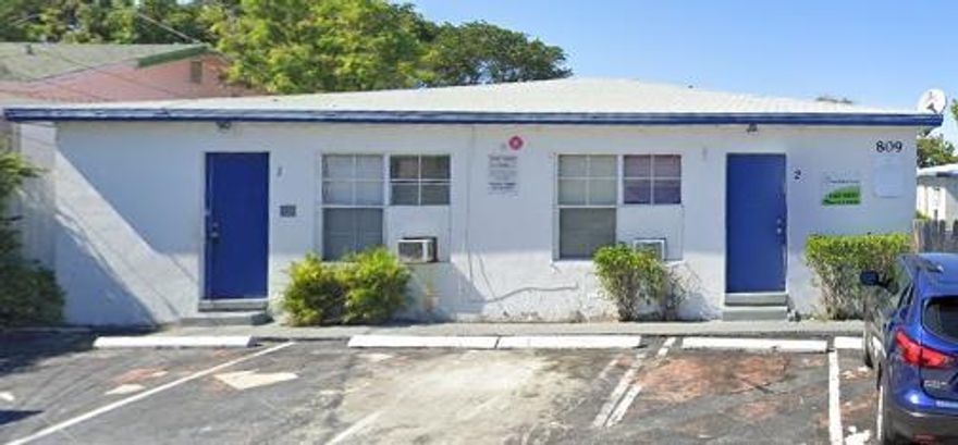 Tenant pays water, internet, electricity