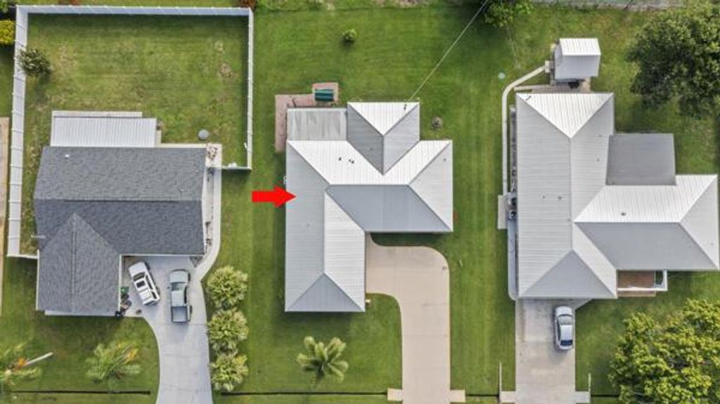 Photo of 453 SE Seabreeze Lane, Port Saint Lucie, FL 34983 (MLS # R11105555)