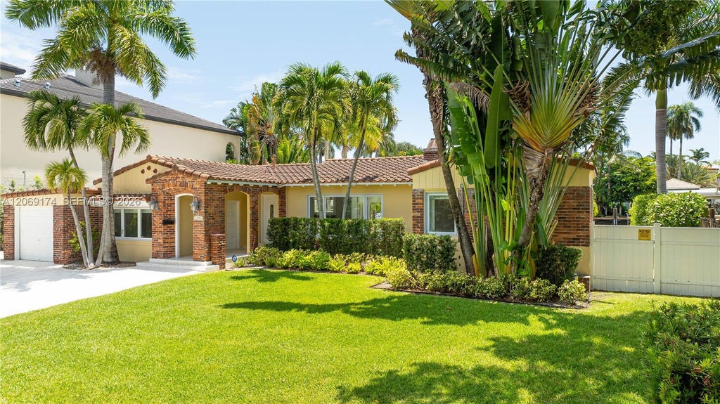 Photo of 330 Coconut Isle Drive, Fort Lauderdale, FL 33301 (MLS # A12069174)