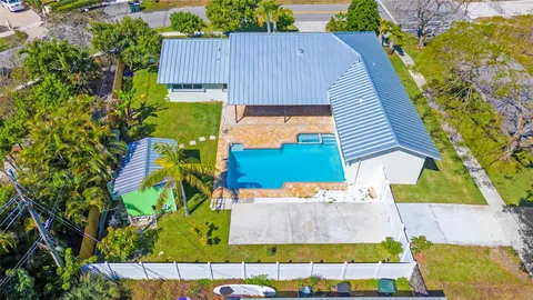 698 NW 12th Rd, Boca Raton, FL MLS: F10493314