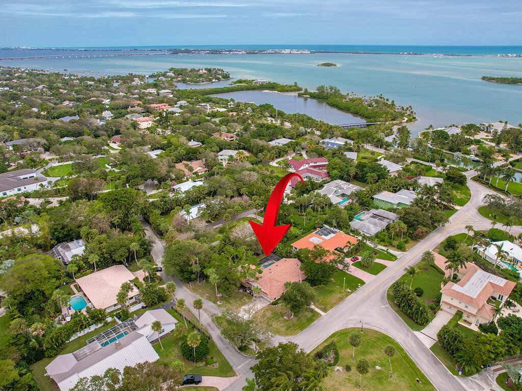 Photo of 9 W HIGH POINT Road, Sewalls Point, FL 34996 (MLS # B26067917)
