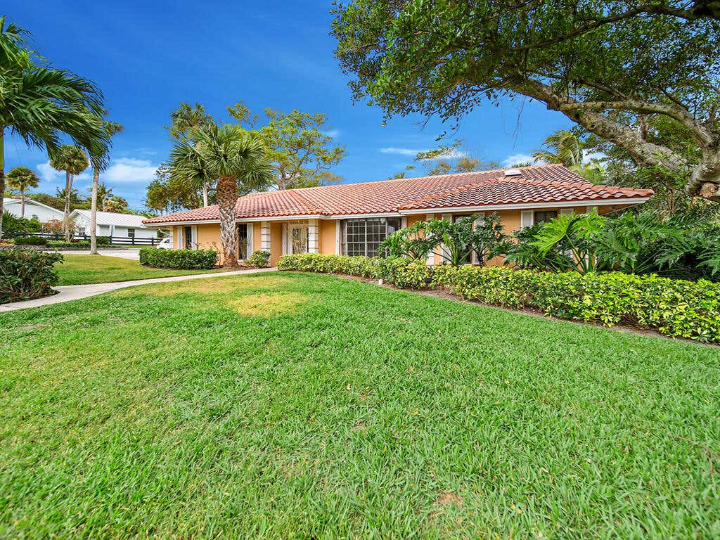 Photo of 9 W HIGH POINT Road, Sewalls Point, FL 34996 (MLS # B26067917)