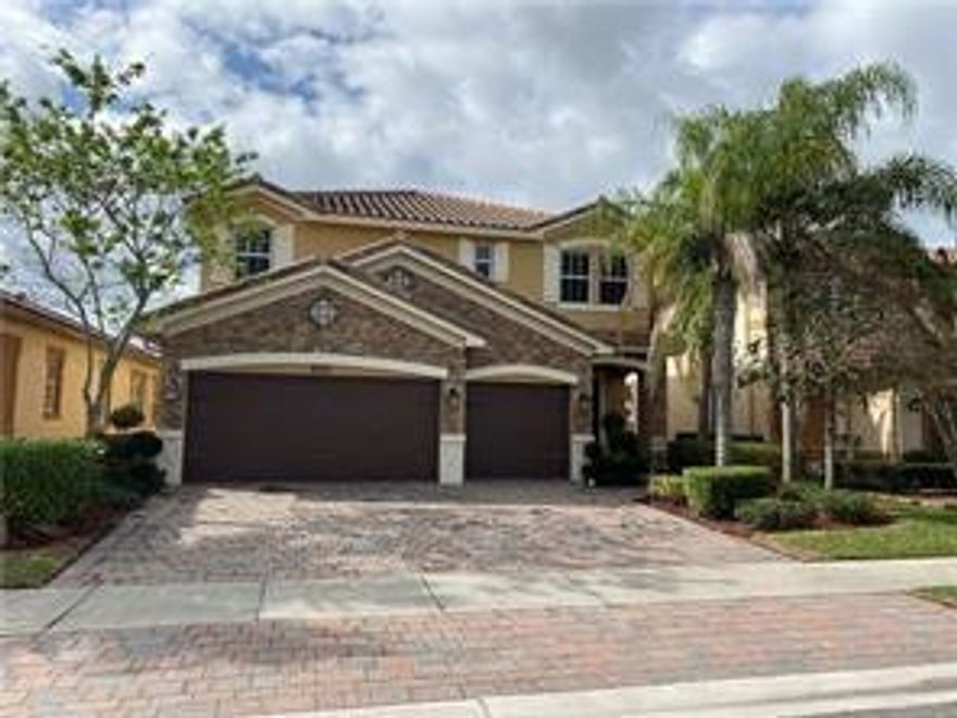 The most popular Tahoe model in MiraLago with 4 beds/4 baths plus a HUGE loft. This kitchen has a large center island and double wall ovens, 42" wood cabinets, granite countertops, and stainless steel appliances. A gas cooktop, and a gas water heater as well. This community features two impressive Clubhouses, one is in MiraLago, and the other one is in Cascata. Five-star multi-million-dollar Clubhouses with all the bells and whistles, and an amazing gym, dance/yoga studio, kid's playroom, sauna and pools, tennis courts, and an inside basketball court, the best in town. Excellent schools, and close to everything don't miss out on this one!The Owner will replace the carpet with wood floors.