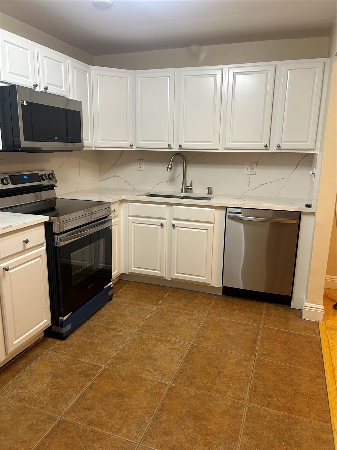 4116 NW 88th Ave 202