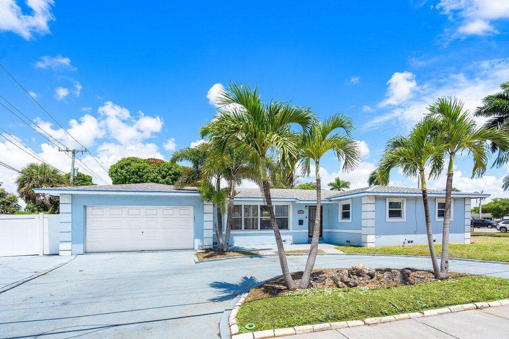 Photo of 1209 N Australian Avenue, West Palm Beach, FL 33401 (MLS # R11098690)