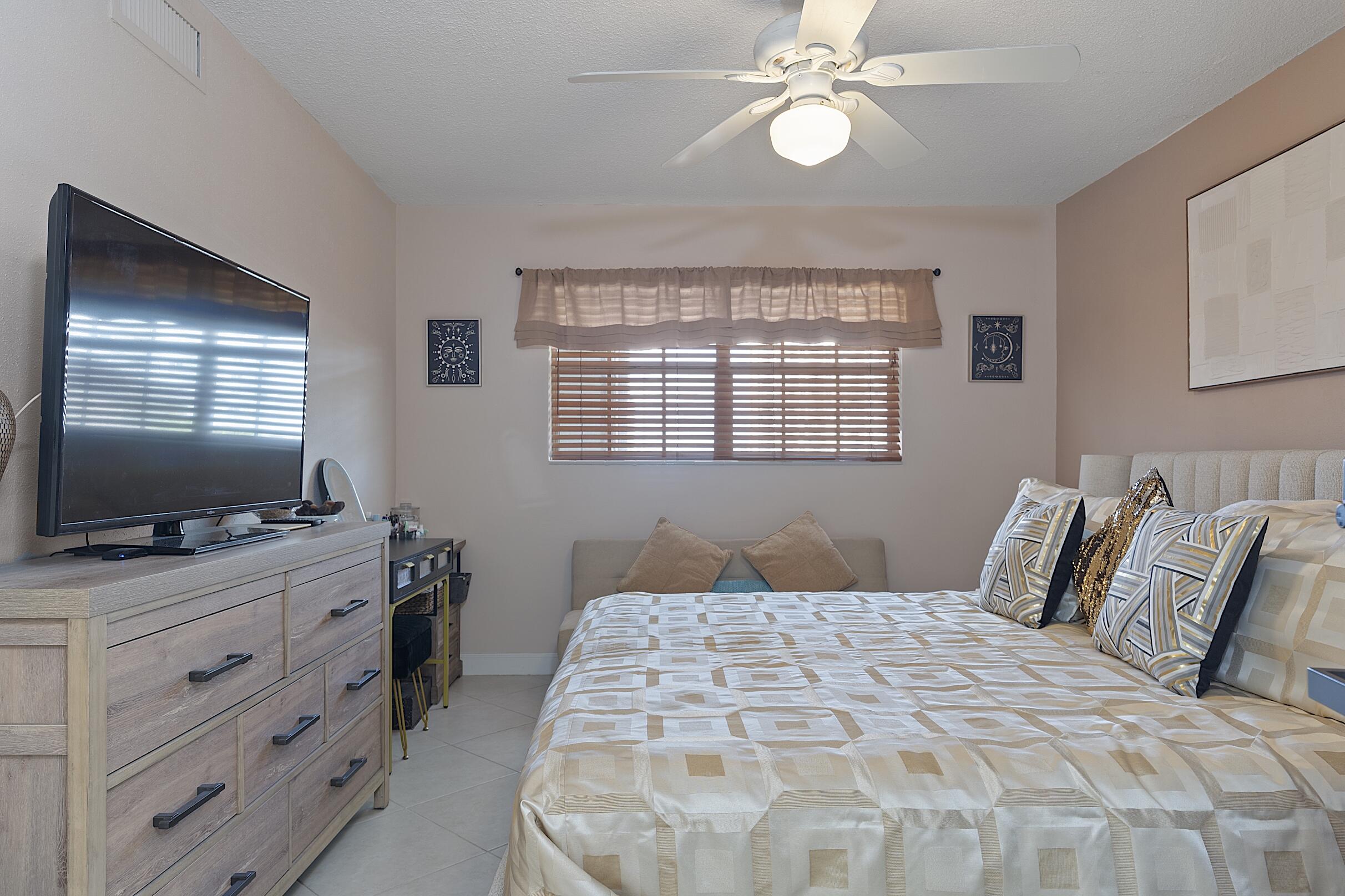ISLE OF PARADISE CO-OP F - Residential