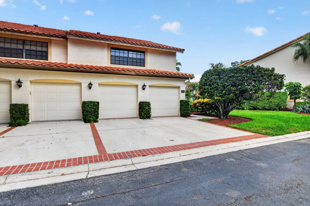Photo of 7913 La Mirada Drive, Boca Raton, FL 33433 (MLS # B26045321)