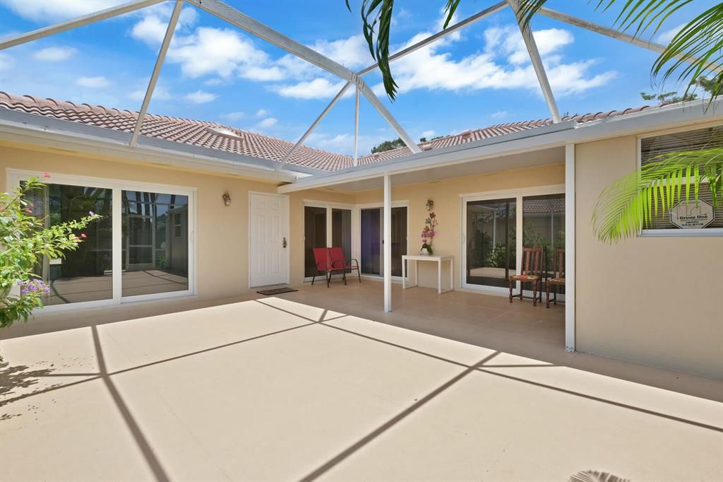 Photo of 9124 Sun Terrace Circle #D, Palm Beach Gardens, FL 33403 (MLS # R10727844)