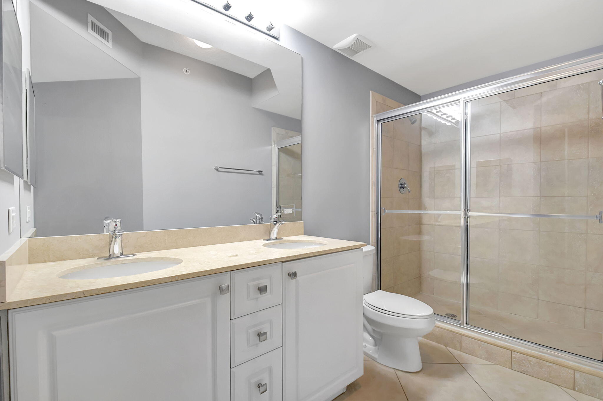 VIZCAYA LAKES CONDO - Residential Lease