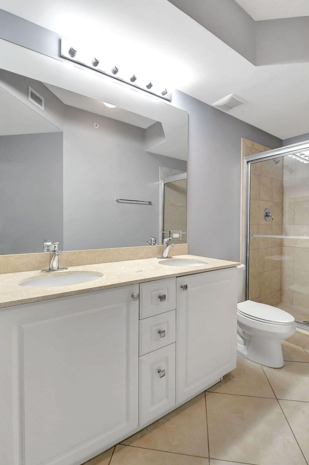 VIZCAYA LAKES CONDO - Residential Lease