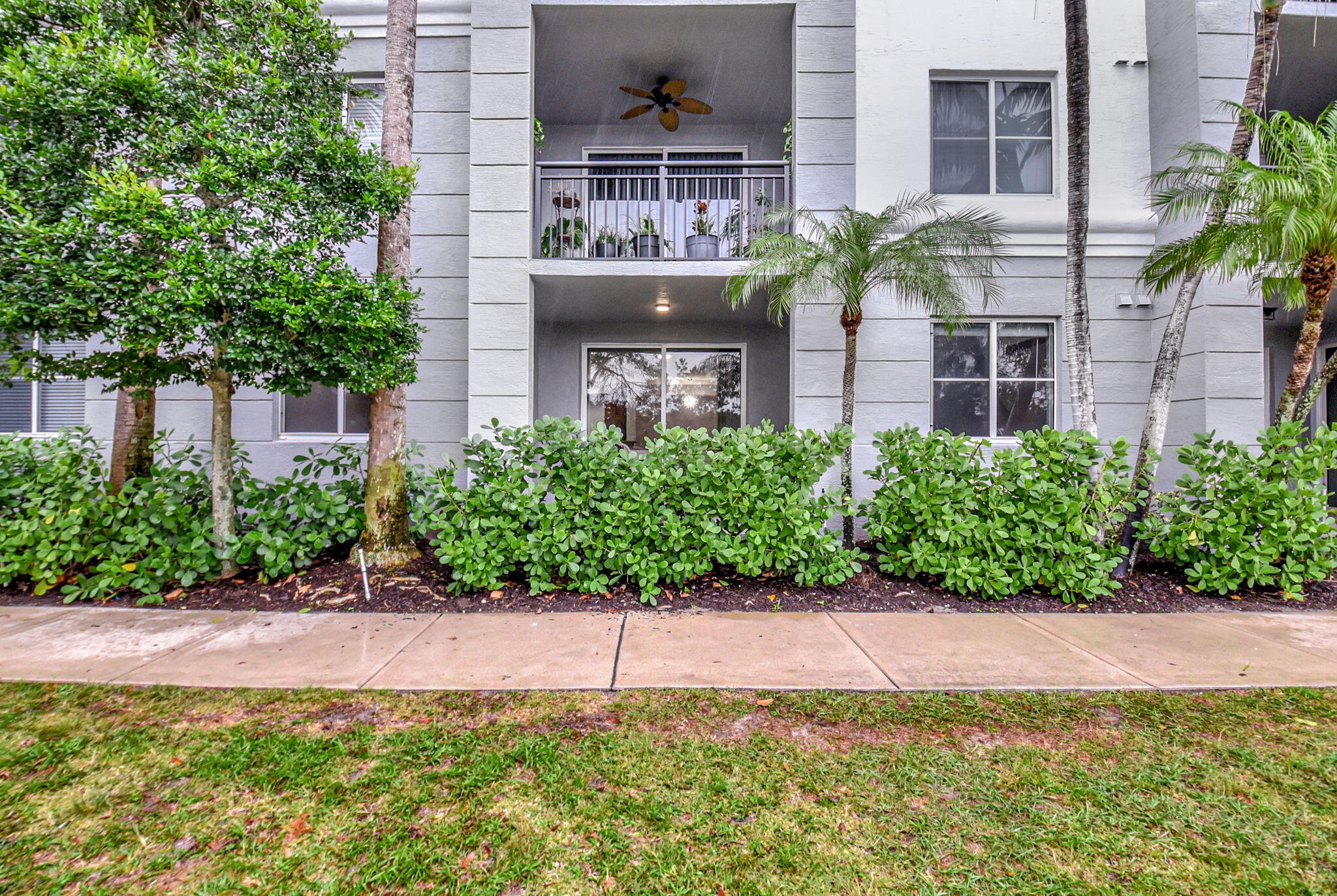 VIZCAYA LAKES CONDO - Residential Lease