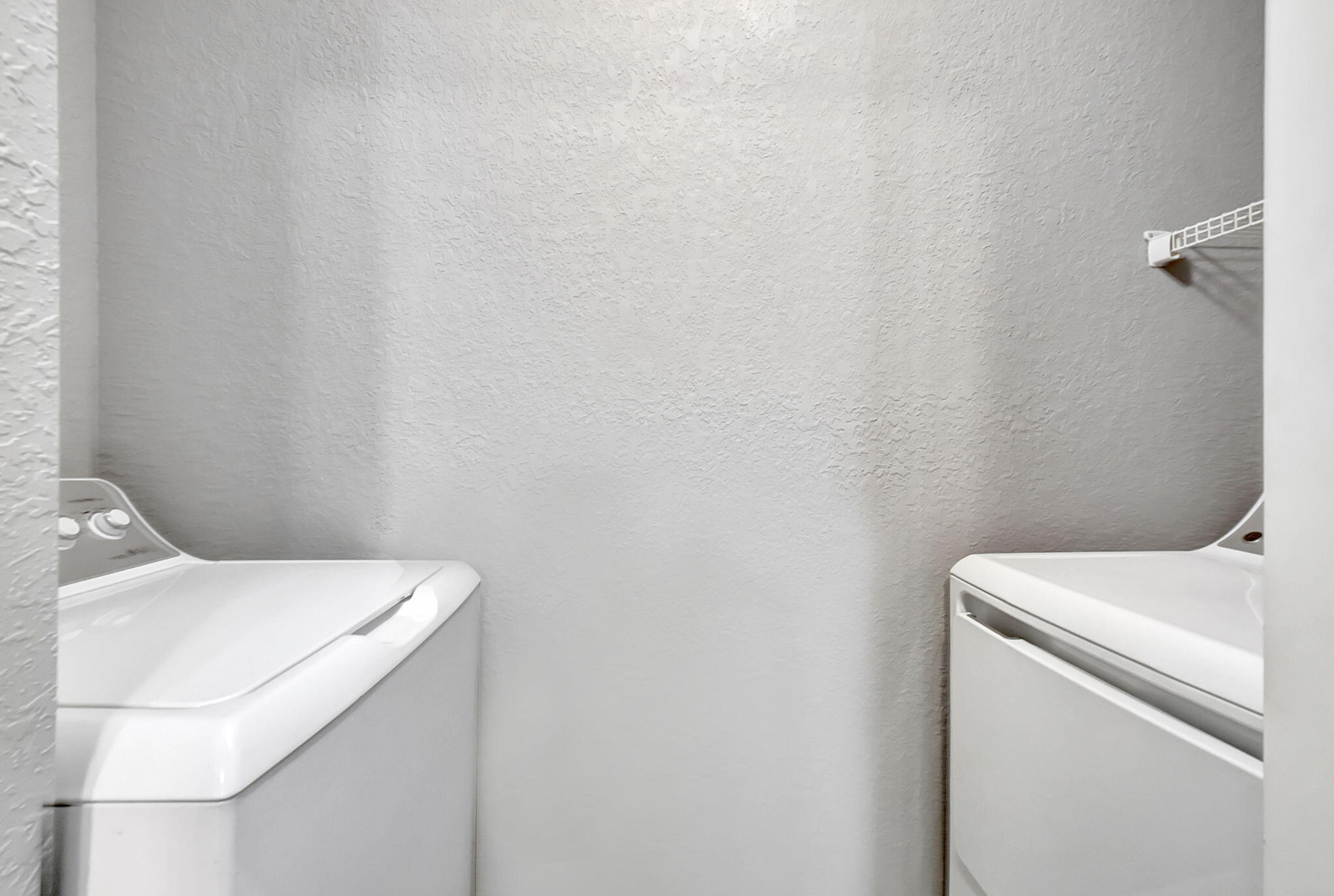 VIZCAYA LAKES CONDO - Residential Lease