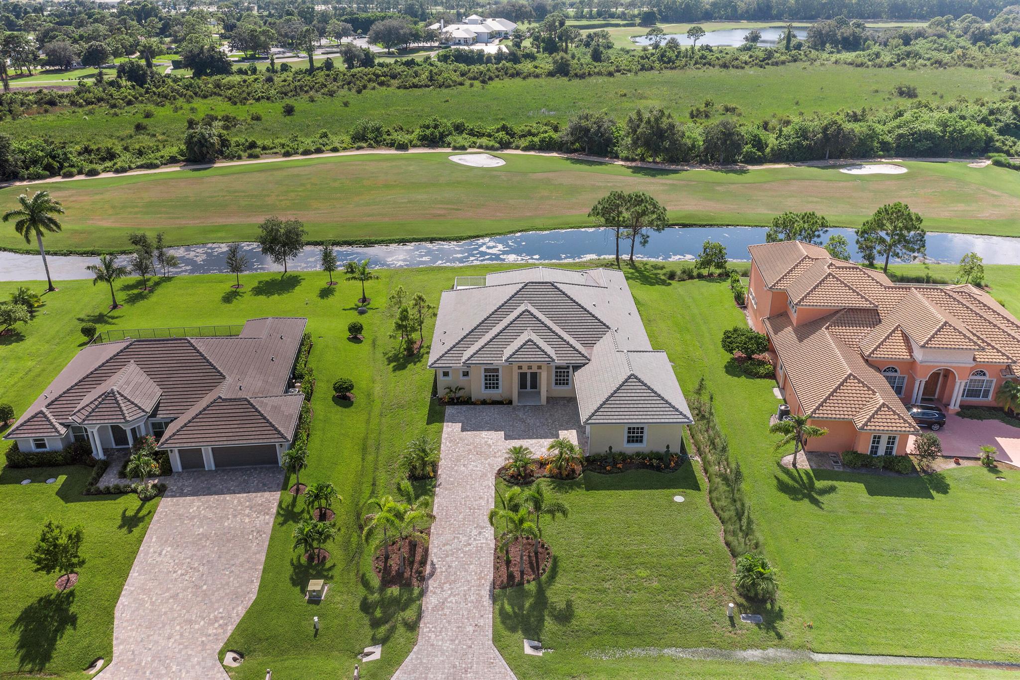 1232 SW Squire Johns Lane