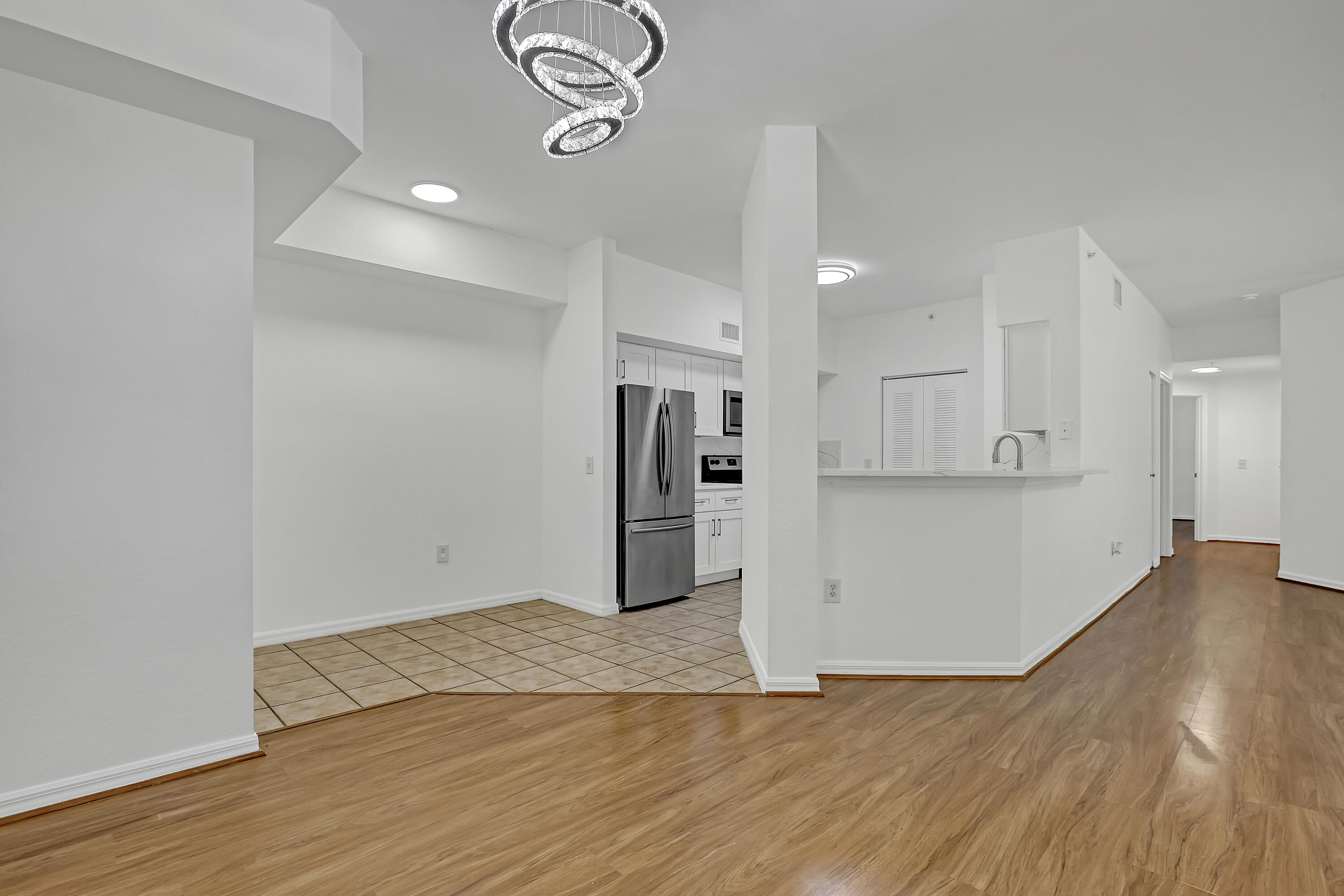 340 Crestwood Circle 302