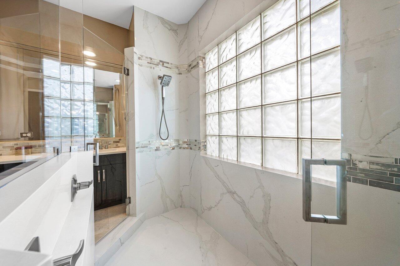 Tropic Isle - Residential