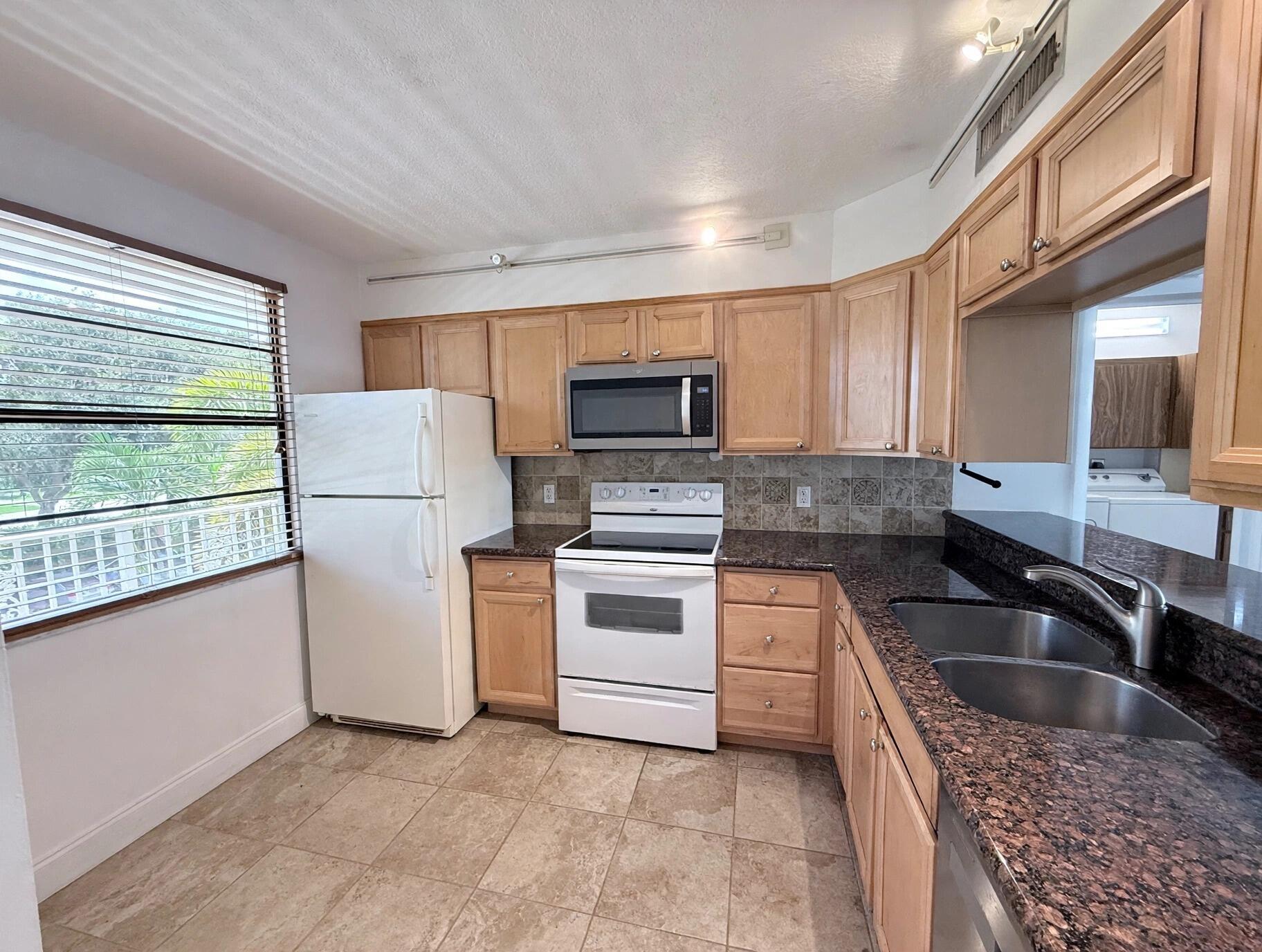 6025 Balboa Circle 306