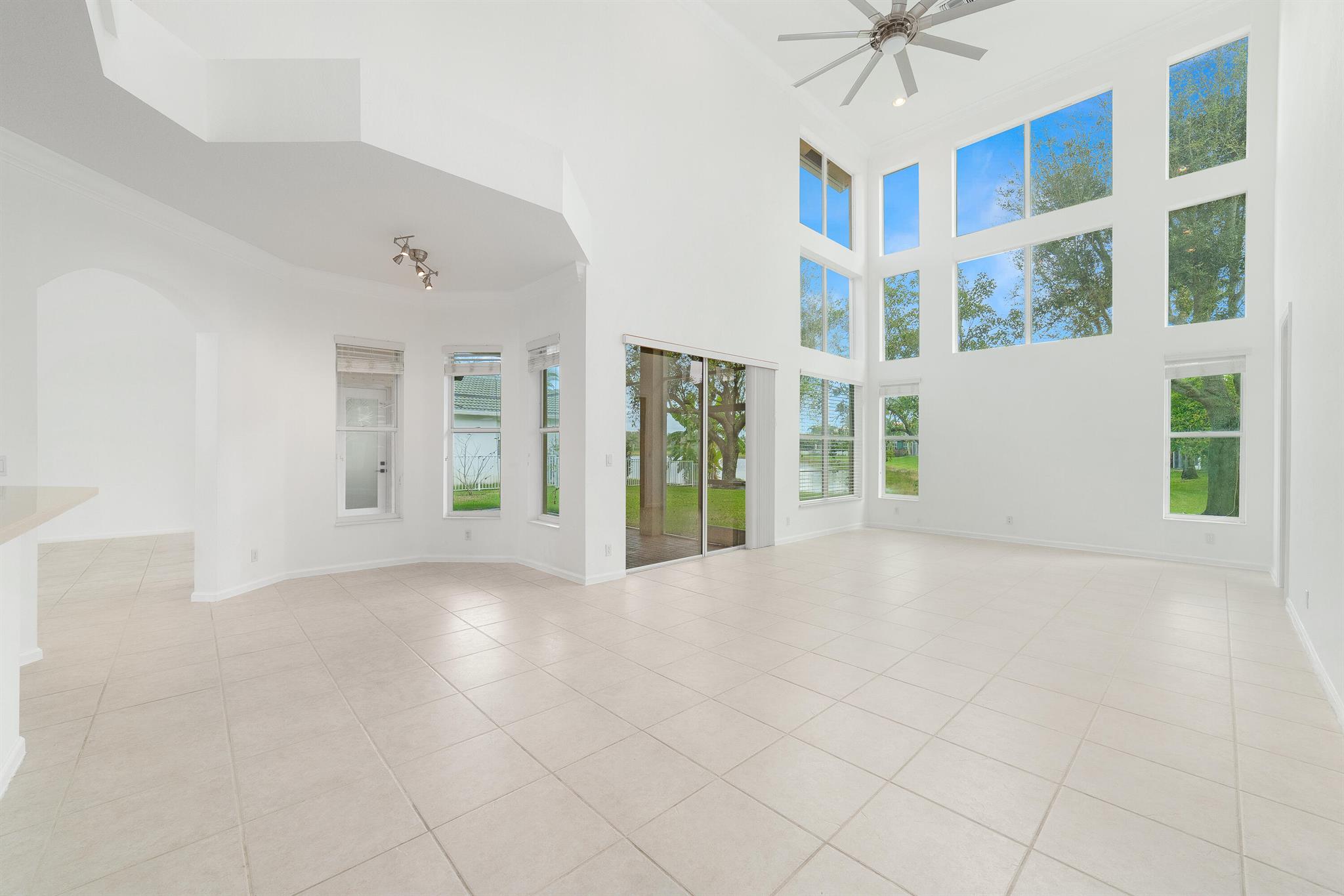 11552 Paradise Cove Lane