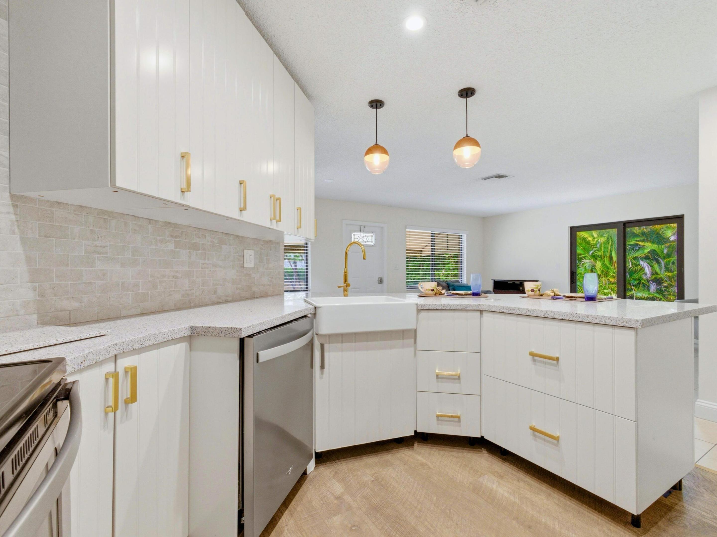 TROPIC ISLE 2ND SECTION LT 129 - Residential Income