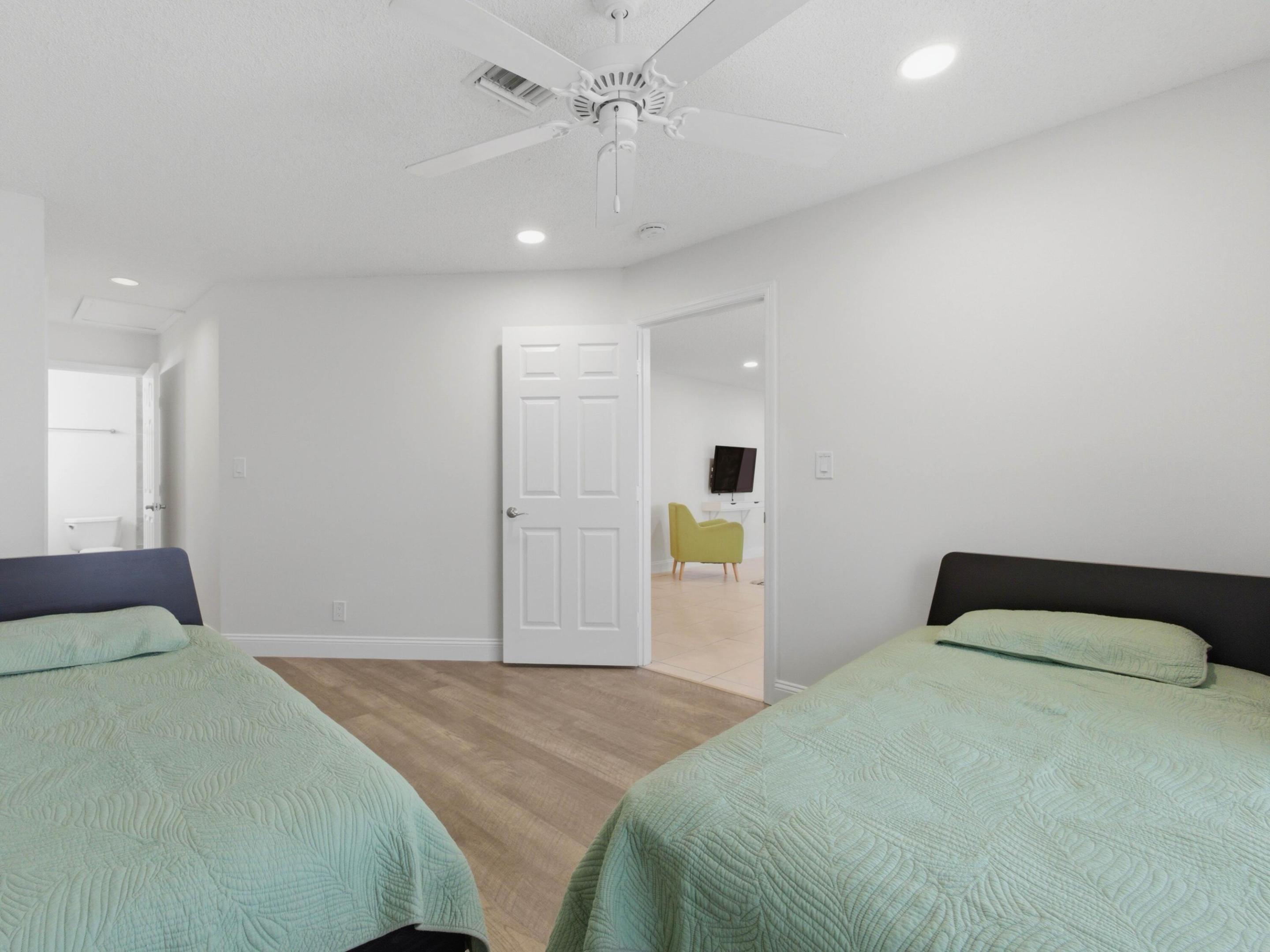 TROPIC ISLE 2ND SECTION LT 129 - Residential Income