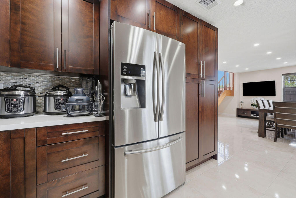 EVERGLADES SUGAR & LAND CO - Residential