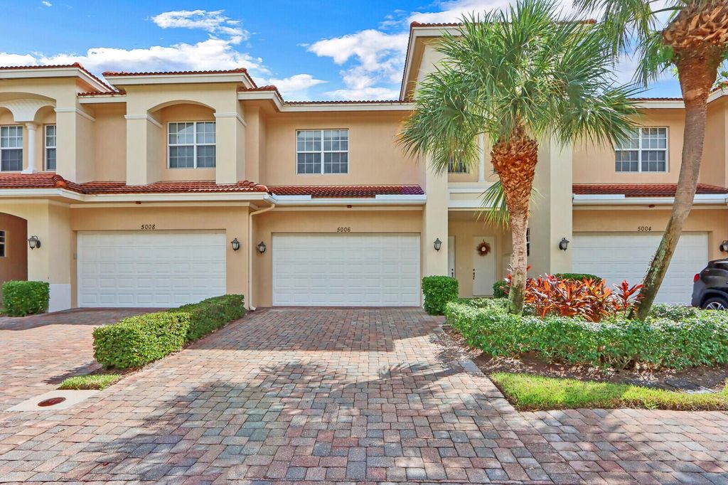Photo of 5006 Vine Cliff Way W, Palm Beach Gardens, FL 33418 (MLS # R10899760)