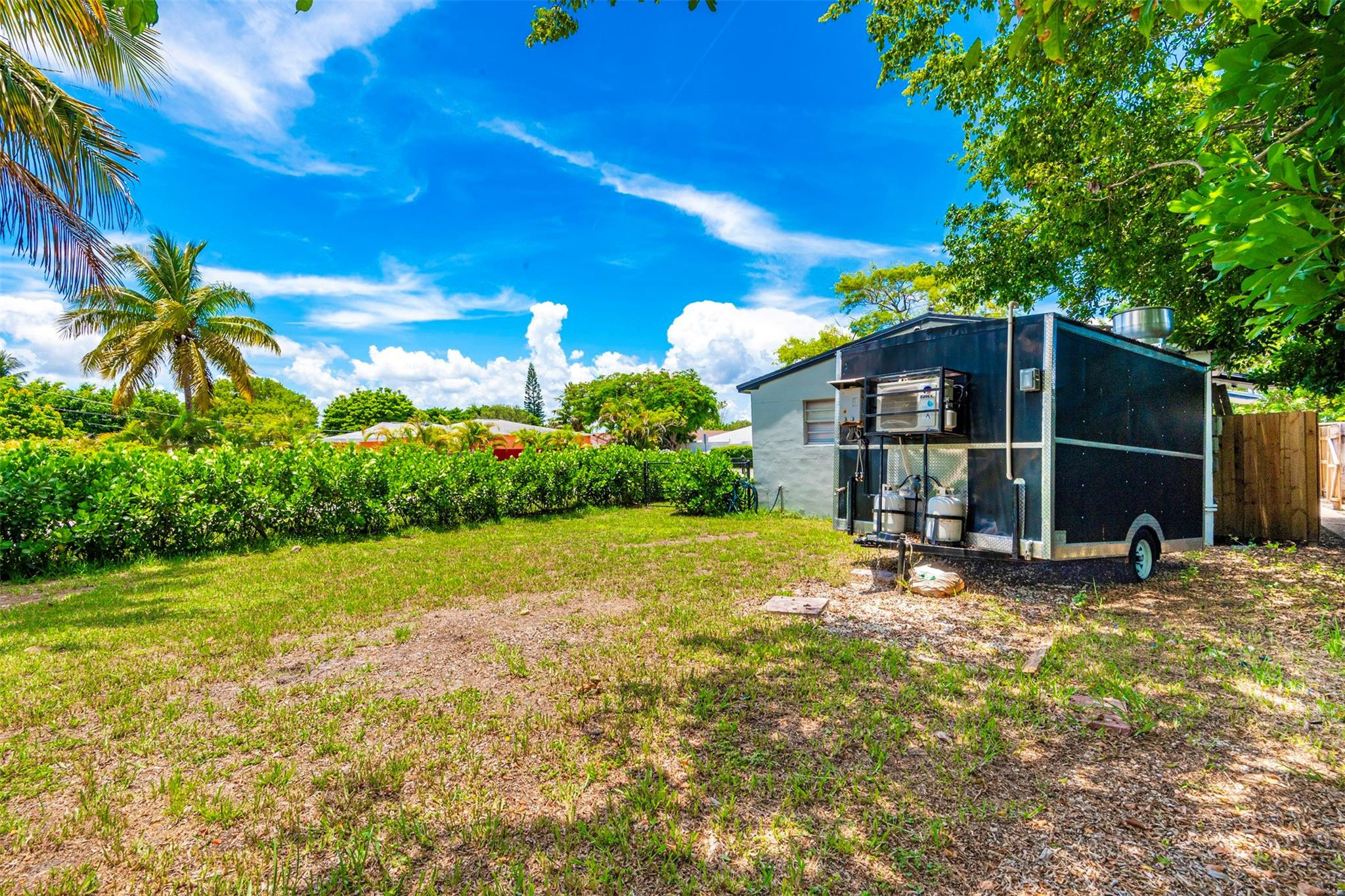 Hollywood Park 4-19 B - Residential Income