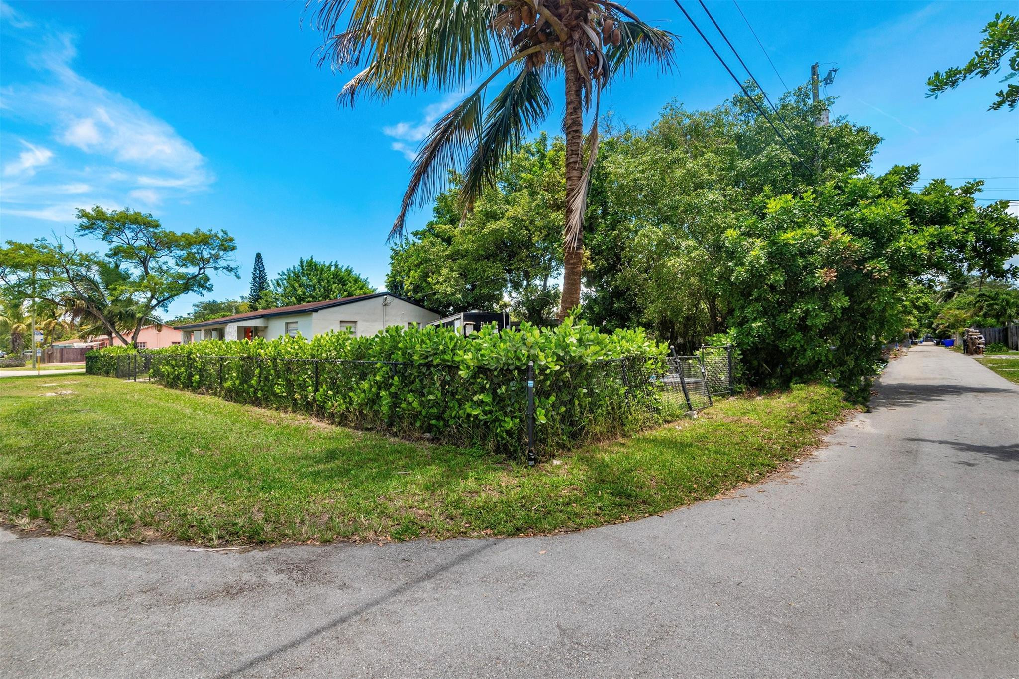 Hollywood Park 4-19 B - Residential Income