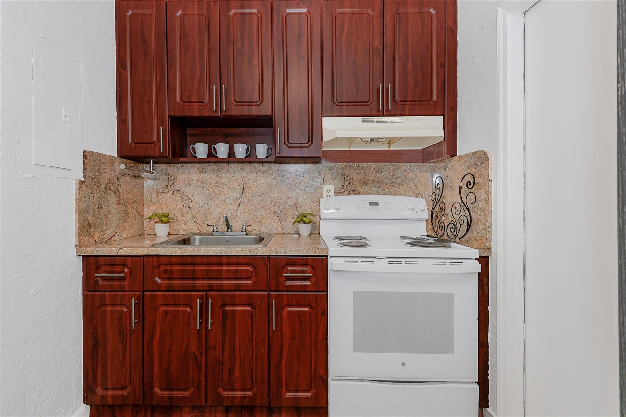 Hollywood Park 4-19 B - Residential Income