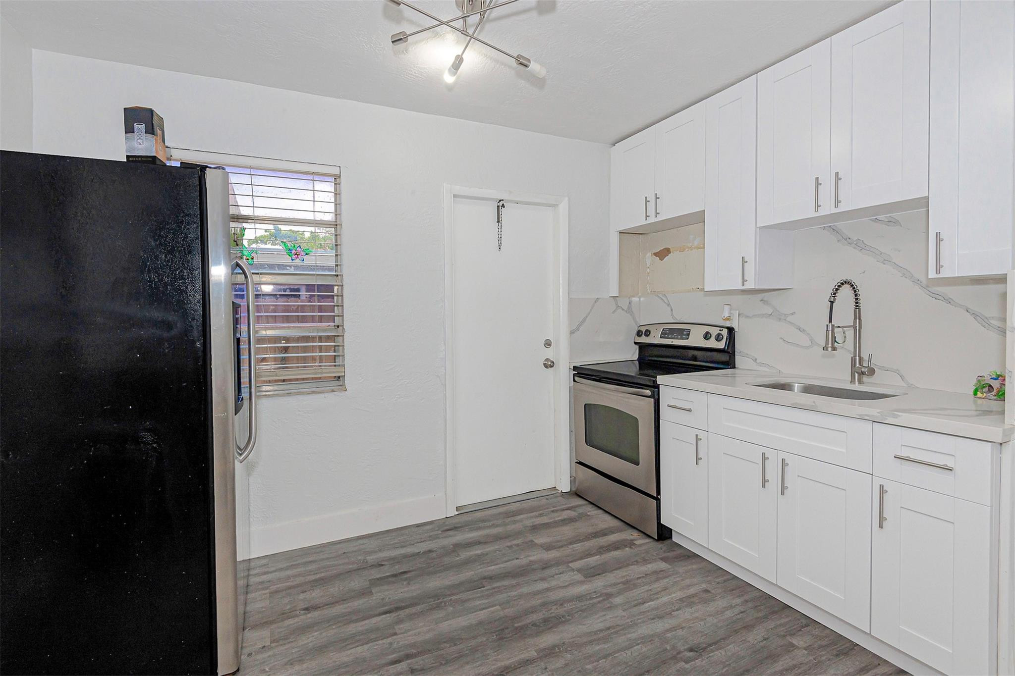 Hollywood Park 4-19 B - Residential Income