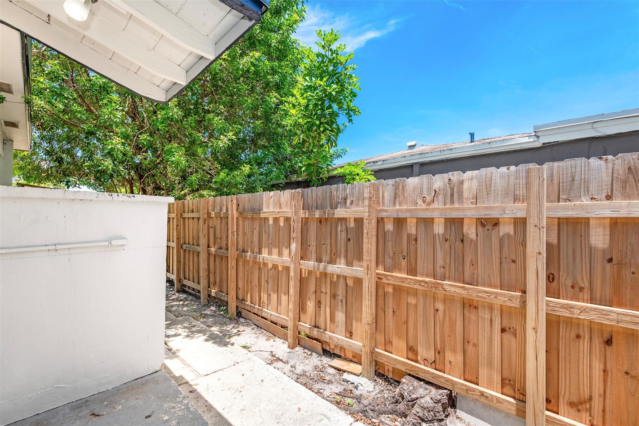 Hollywood Park 4-19 B - Residential Income