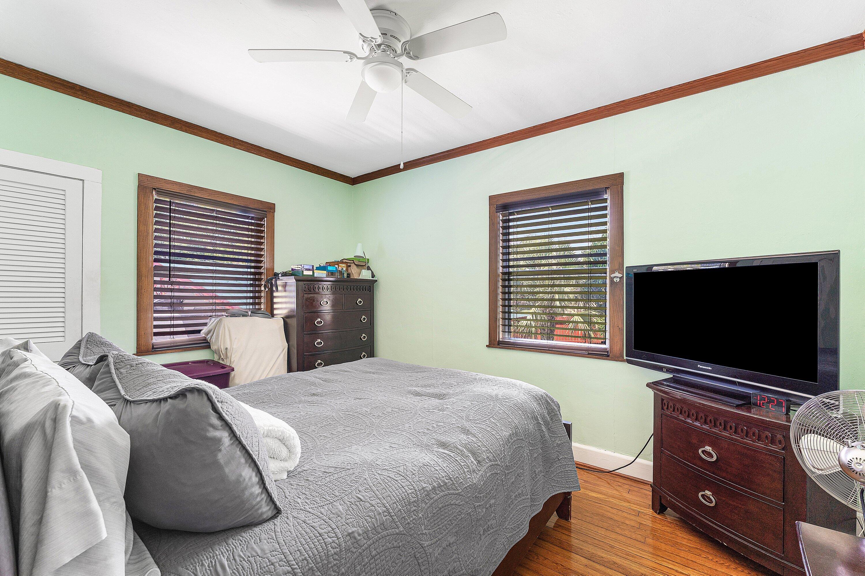 S/D OF 21-44-43, W 1/2 IN - Residential