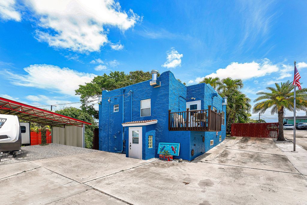 Photo of 909 N A Street, Lake Worth Beach, FL 33460 (MLS # B26017132)