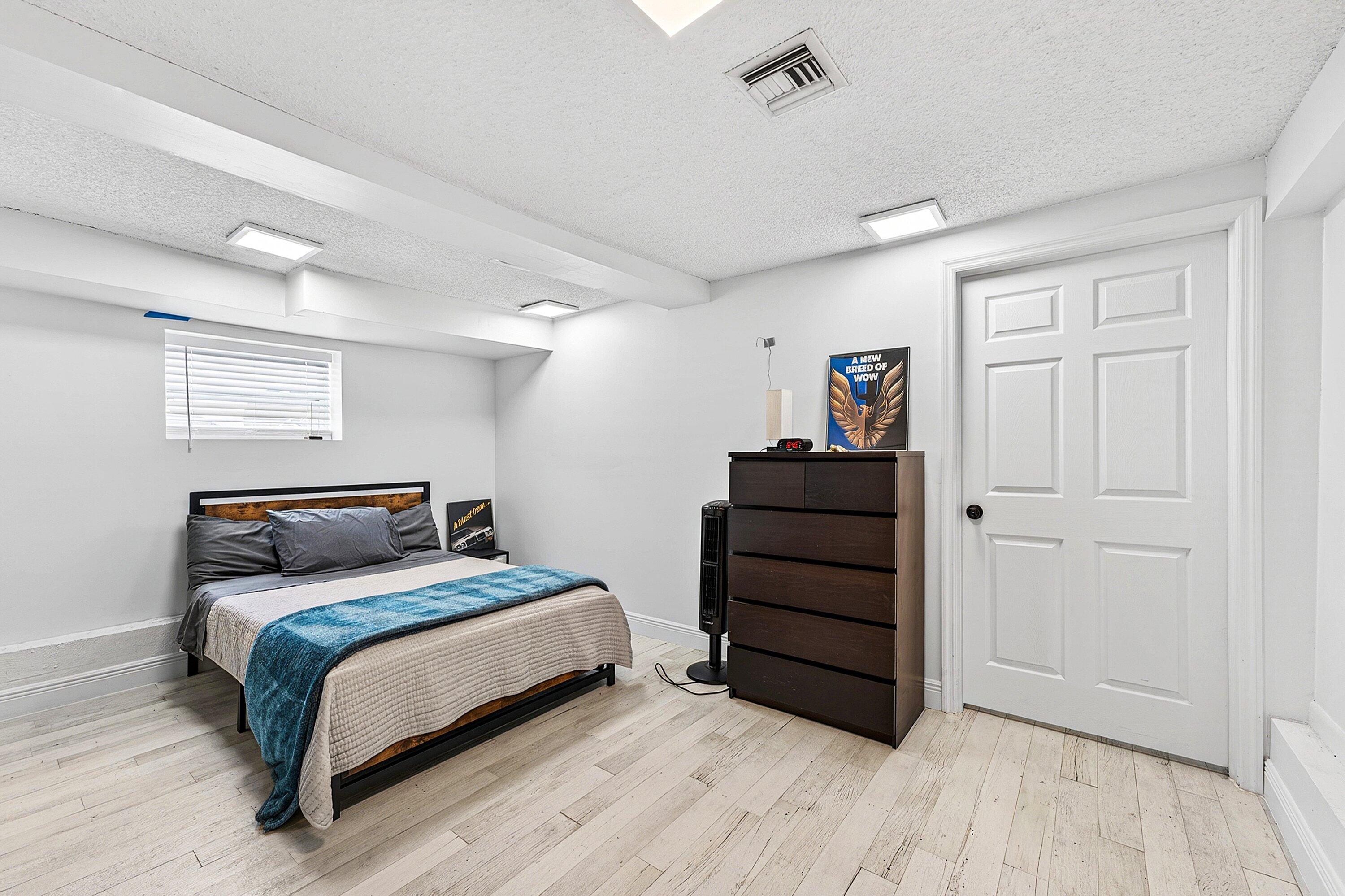 S/D OF 21-44-43, W 1/2 IN - Residential