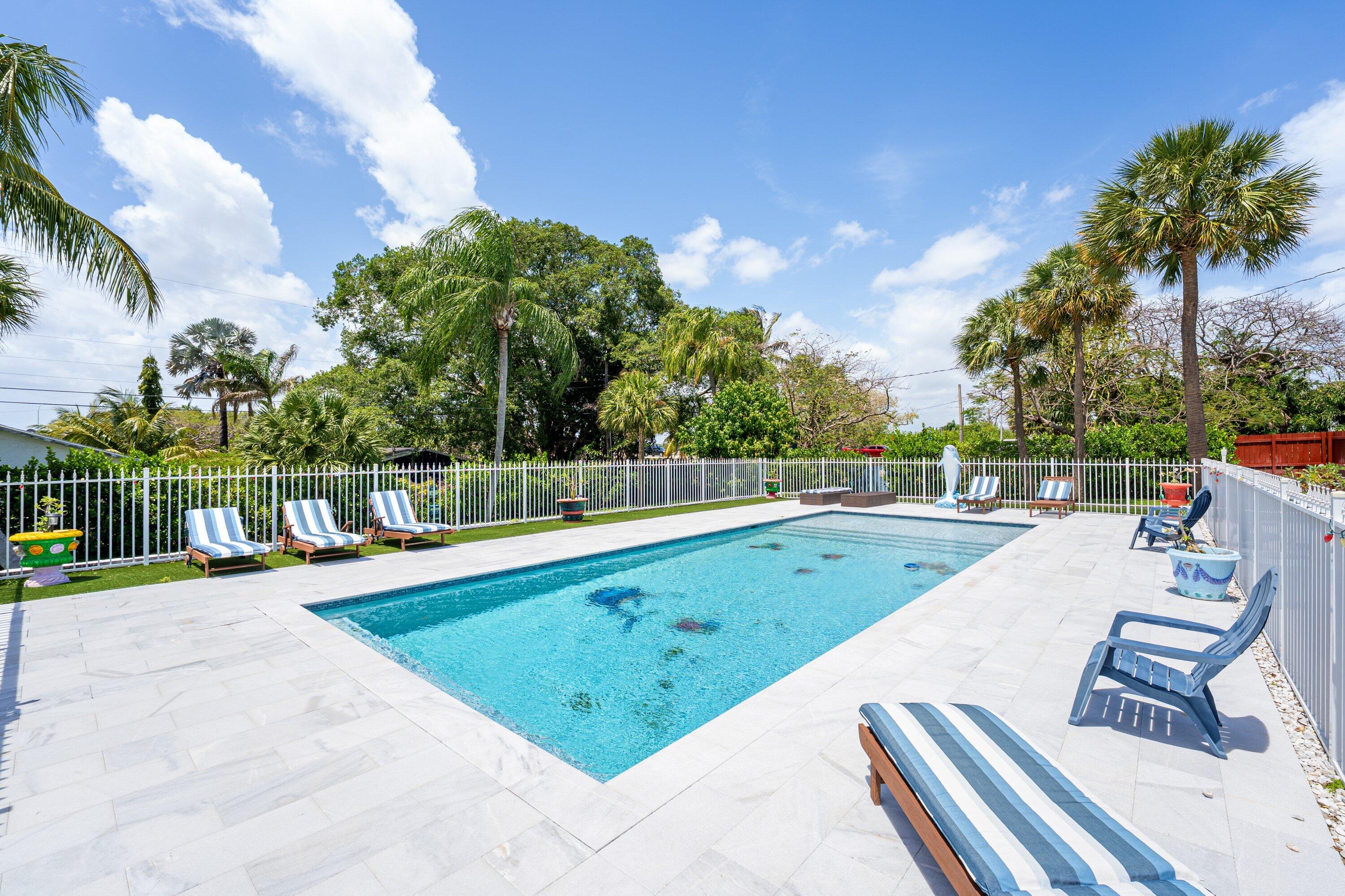 S/D OF 21-44-43, W 1/2 IN - Residential