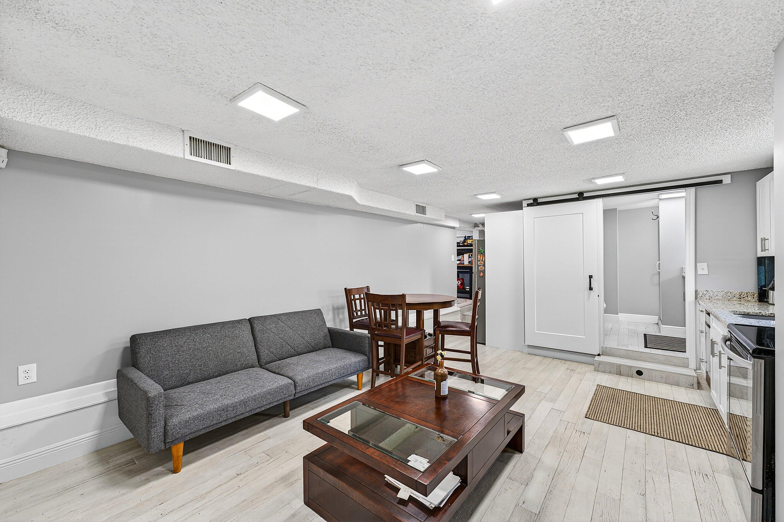 S/D OF 21-44-43, W 1/2 IN - Residential