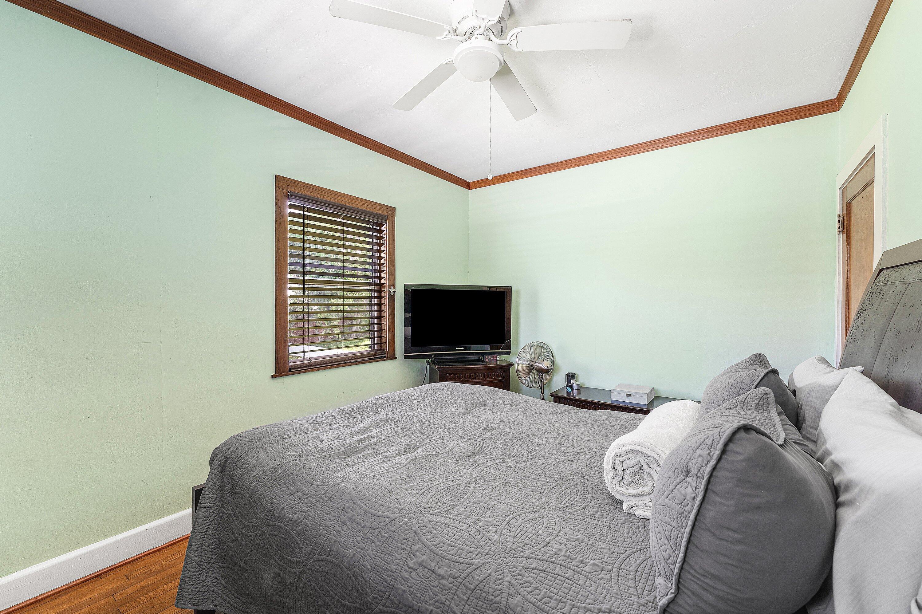 S/D OF 21-44-43, W 1/2 IN - Residential