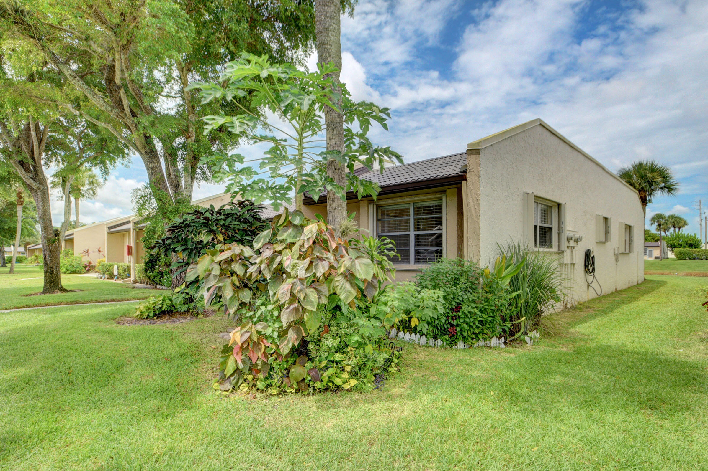 GOLDEN LAKES VILLAGE - Residential Lease