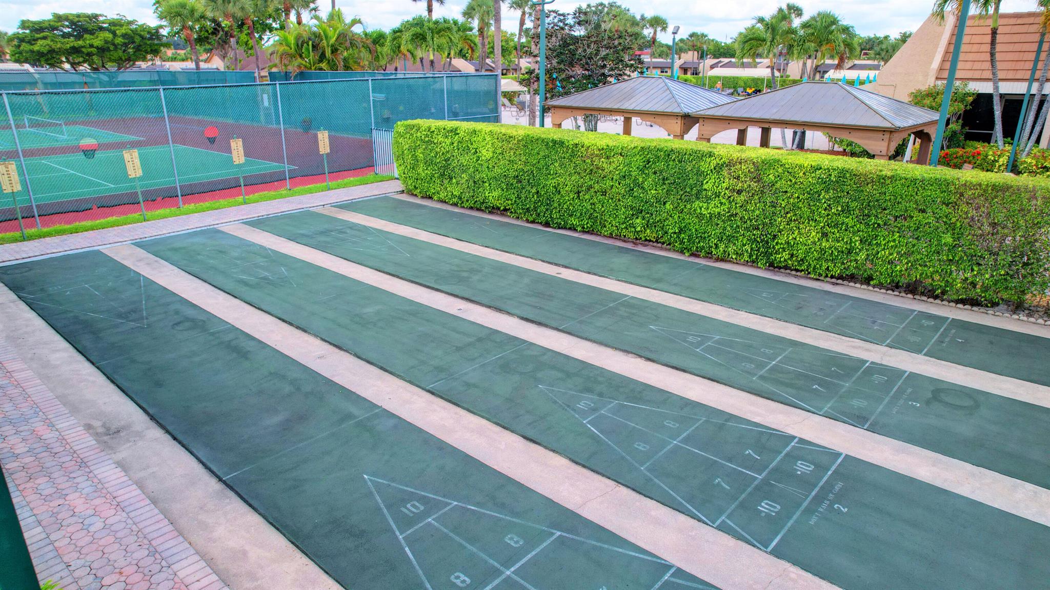 GOLDEN LAKES VILLAGE - Residential Lease